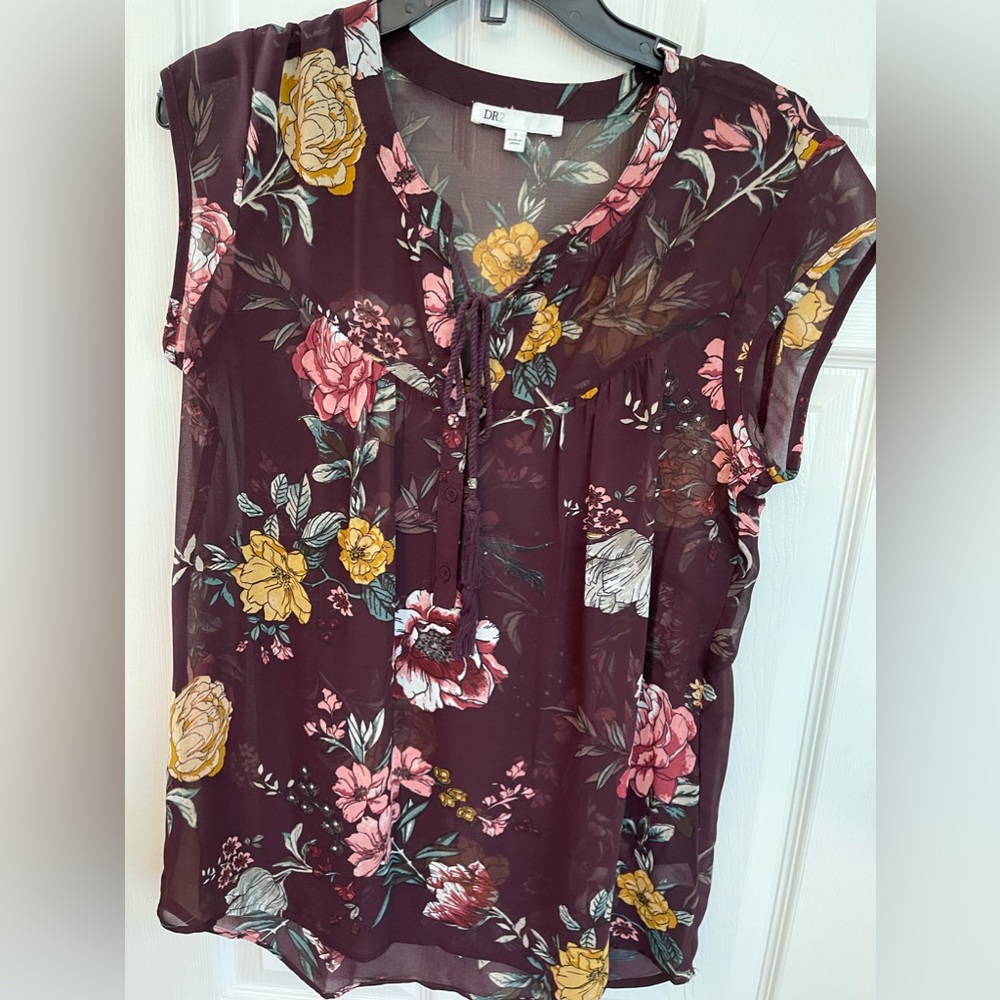 DR2 Sleeveless Burgundy Sheer Floral s/s Blouse